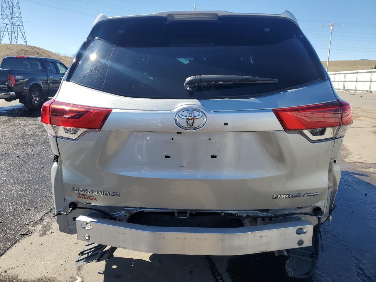2019 TOYOTA HIGHLANDER - Image 6
