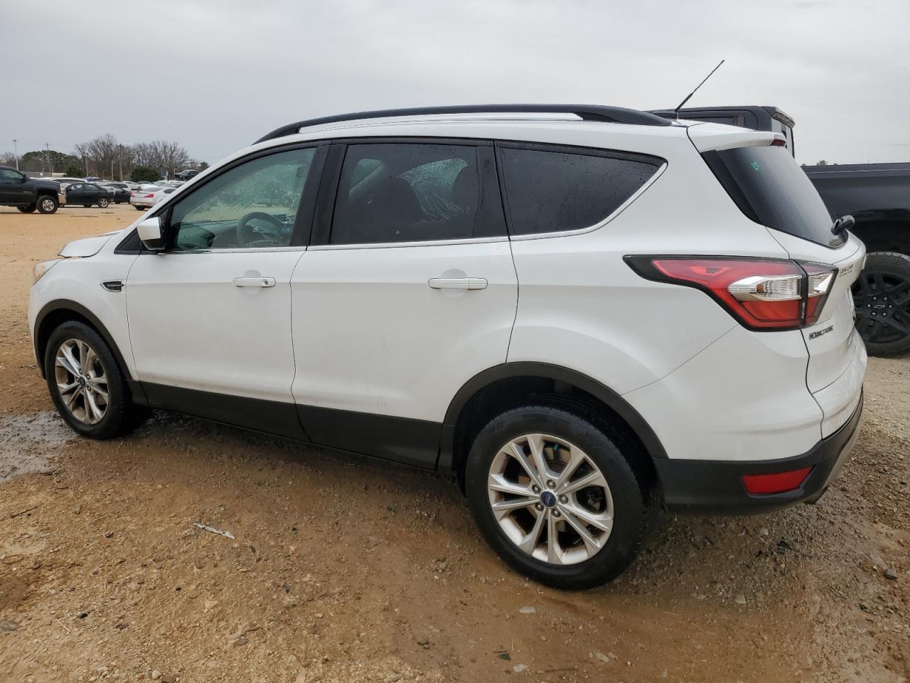2017 FORD ESCAPE SE - Image 2