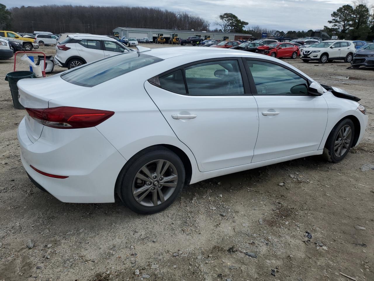 2018 HYUNDAI ELANTRA SE - Фото 3