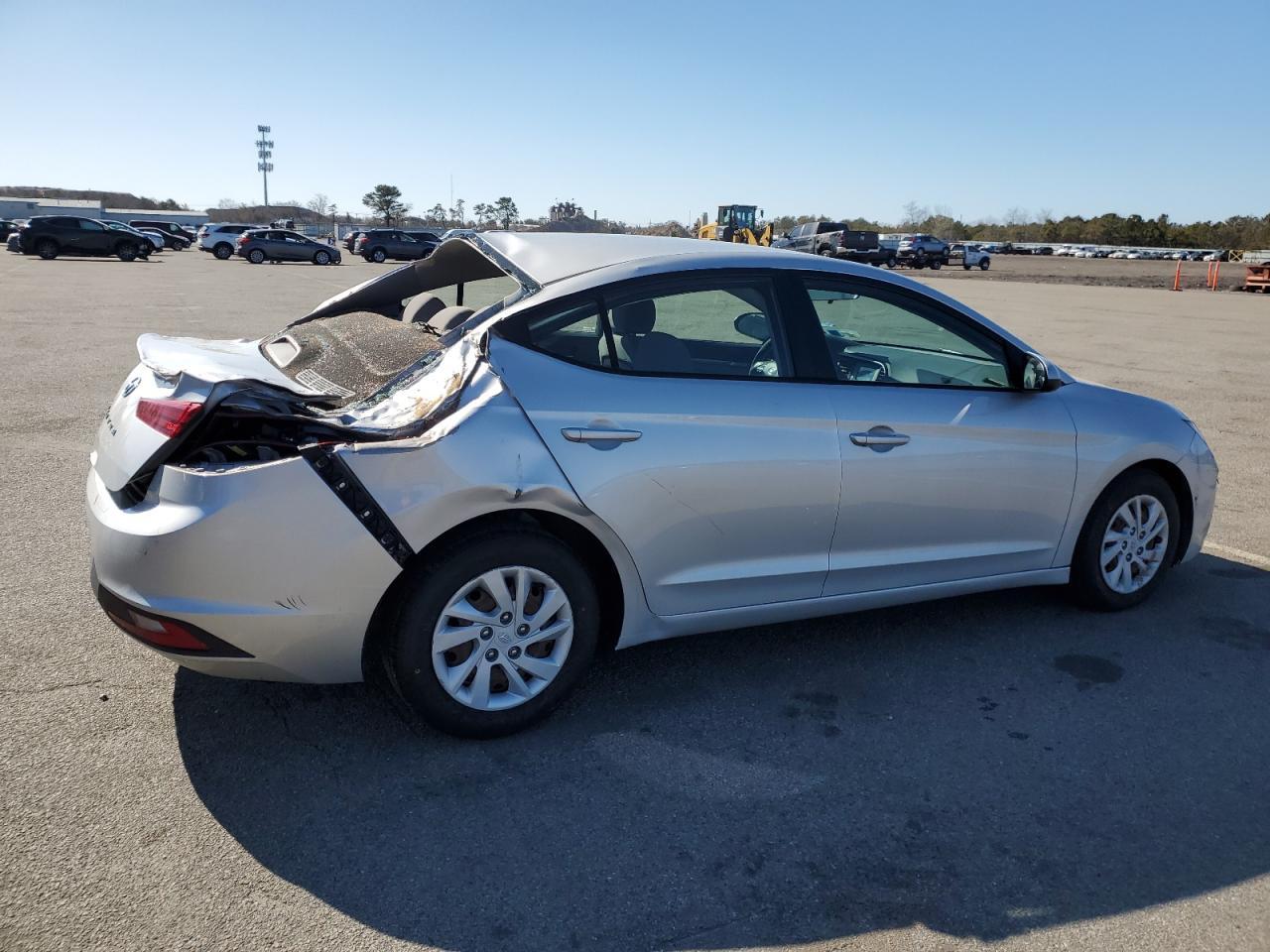 2019 HYUNDAI ELANTRA SE - Фото 3