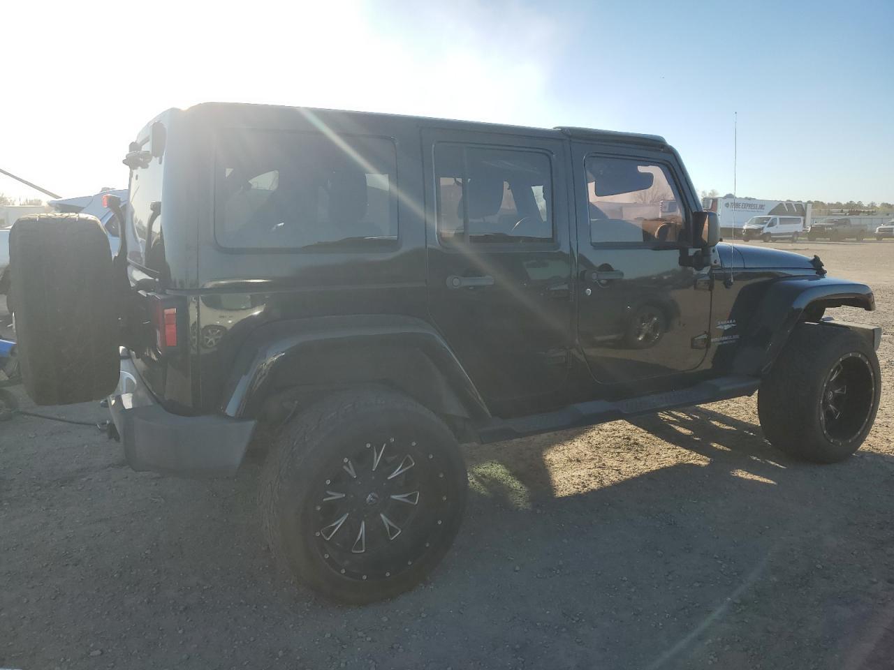 2015 JEEP WRANGLER U - Фото 3