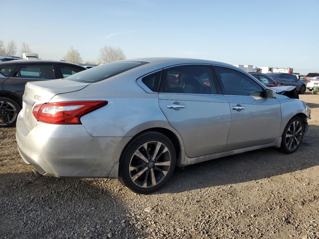 2017 NISSAN ALTIMA 2.5 - Фото 3