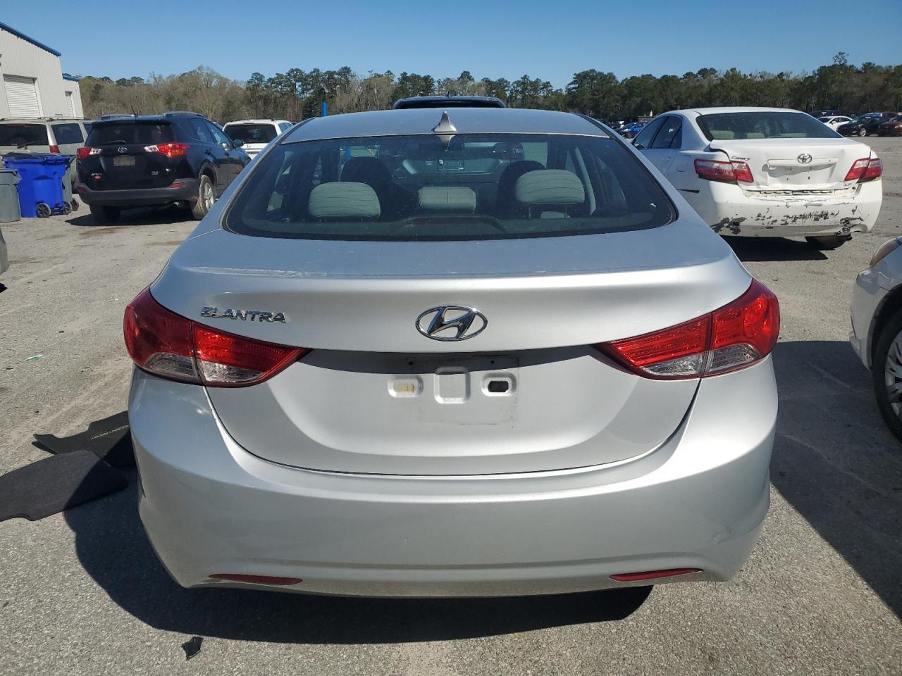 2013 HYUNDAI ELANTRA GL - Image 6