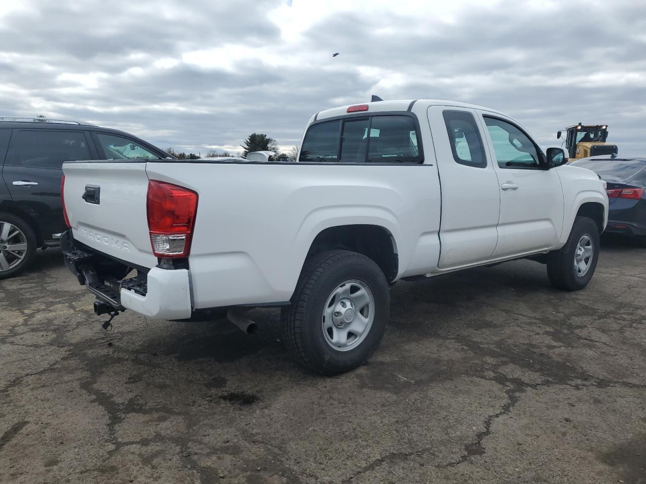 2017 TOYOTA TACOMA ACC - Image 3