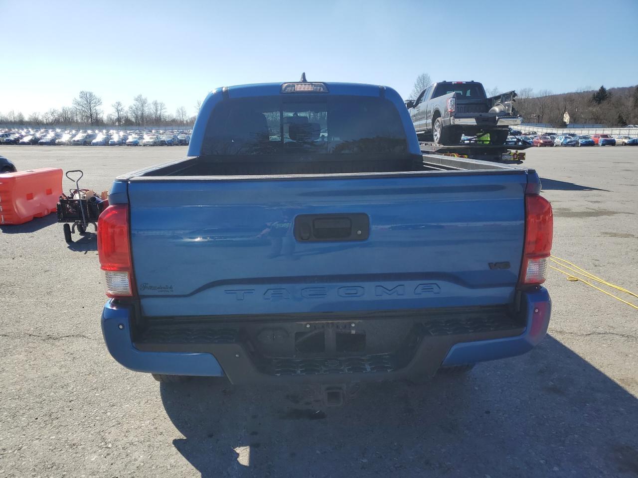 2017 TOYOTA TACOMA DOU - Фото 6
