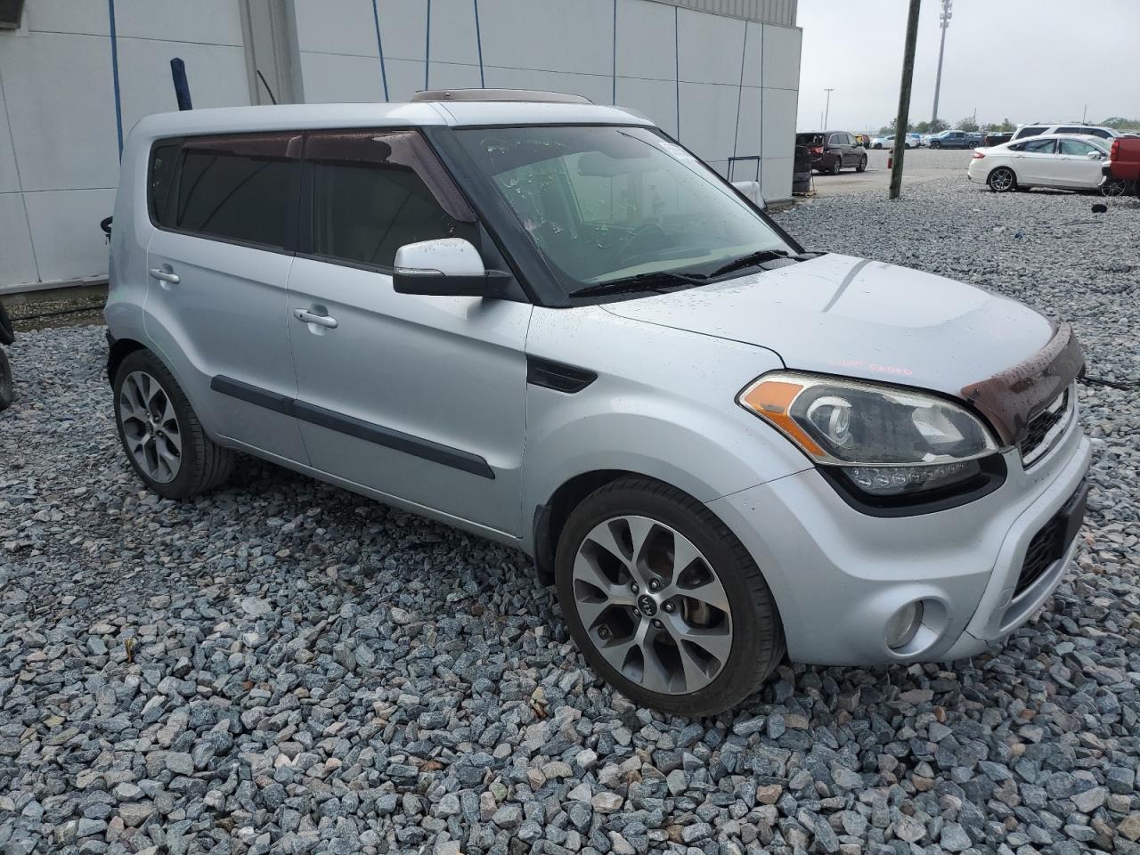 2013 KIA SOUL + - Image 4