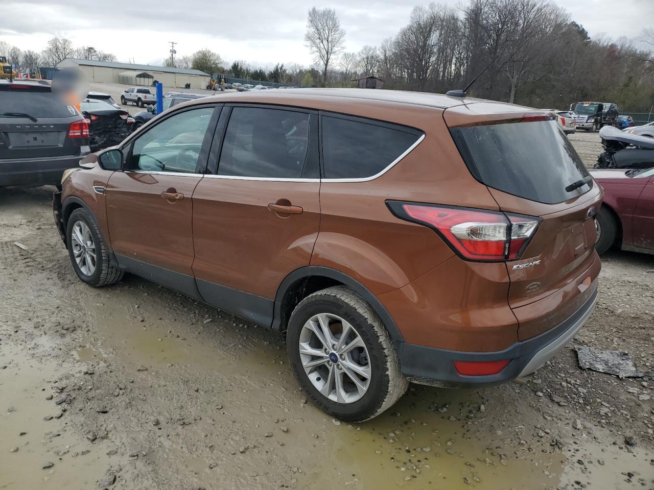 2017 FORD ESCAPE SE - Фото 2