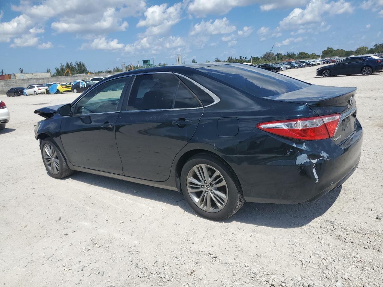 2015 TOYOTA CAMRY LE - Image 2