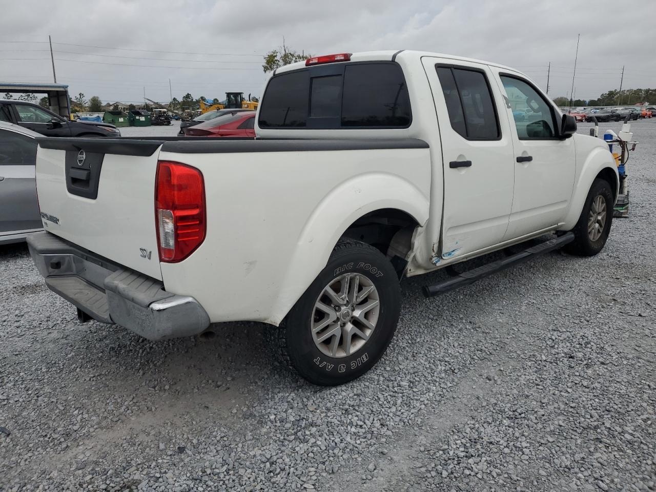 2017 NISSAN FRONTIER S - Image 3