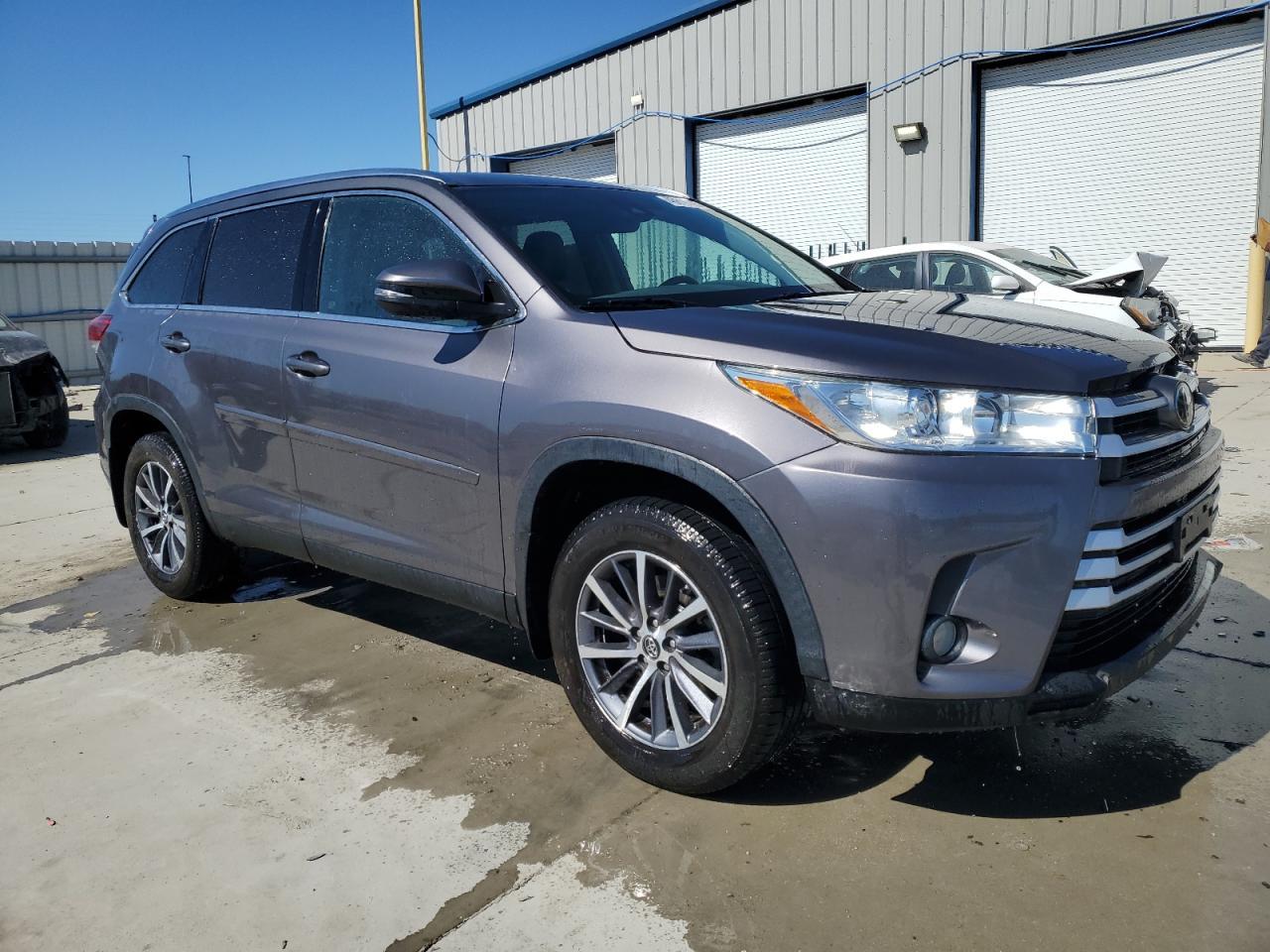 2019 TOYOTA HIGHLANDER - Image 4