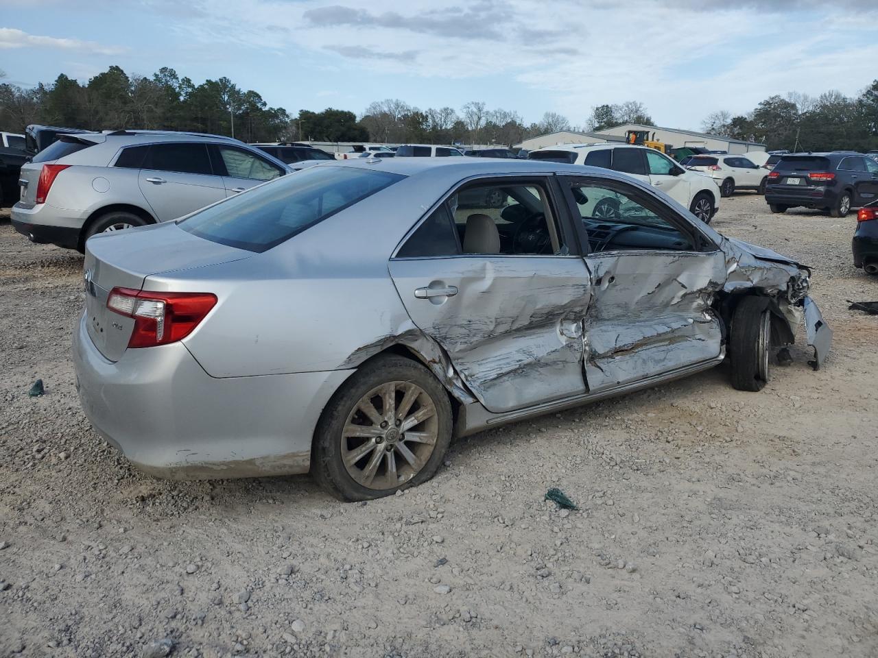 2013 TOYOTA CAMRY L - Фото 3