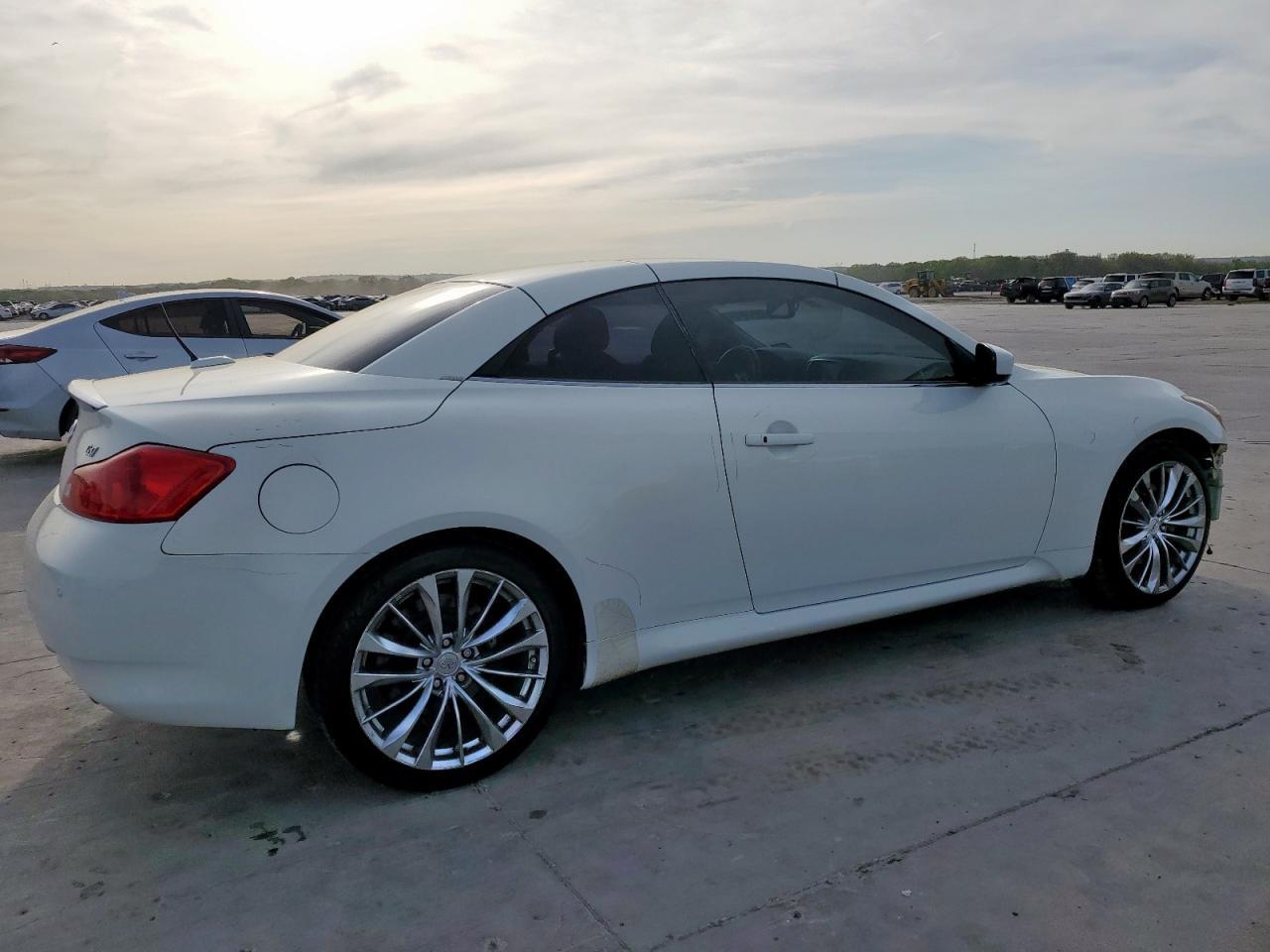 2012 INFINITI G37 BASE - Image 3
