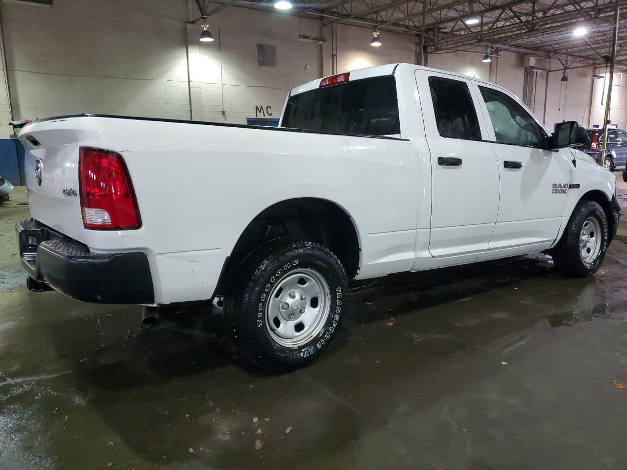 2017 RAM 1500 ST - Фото 3