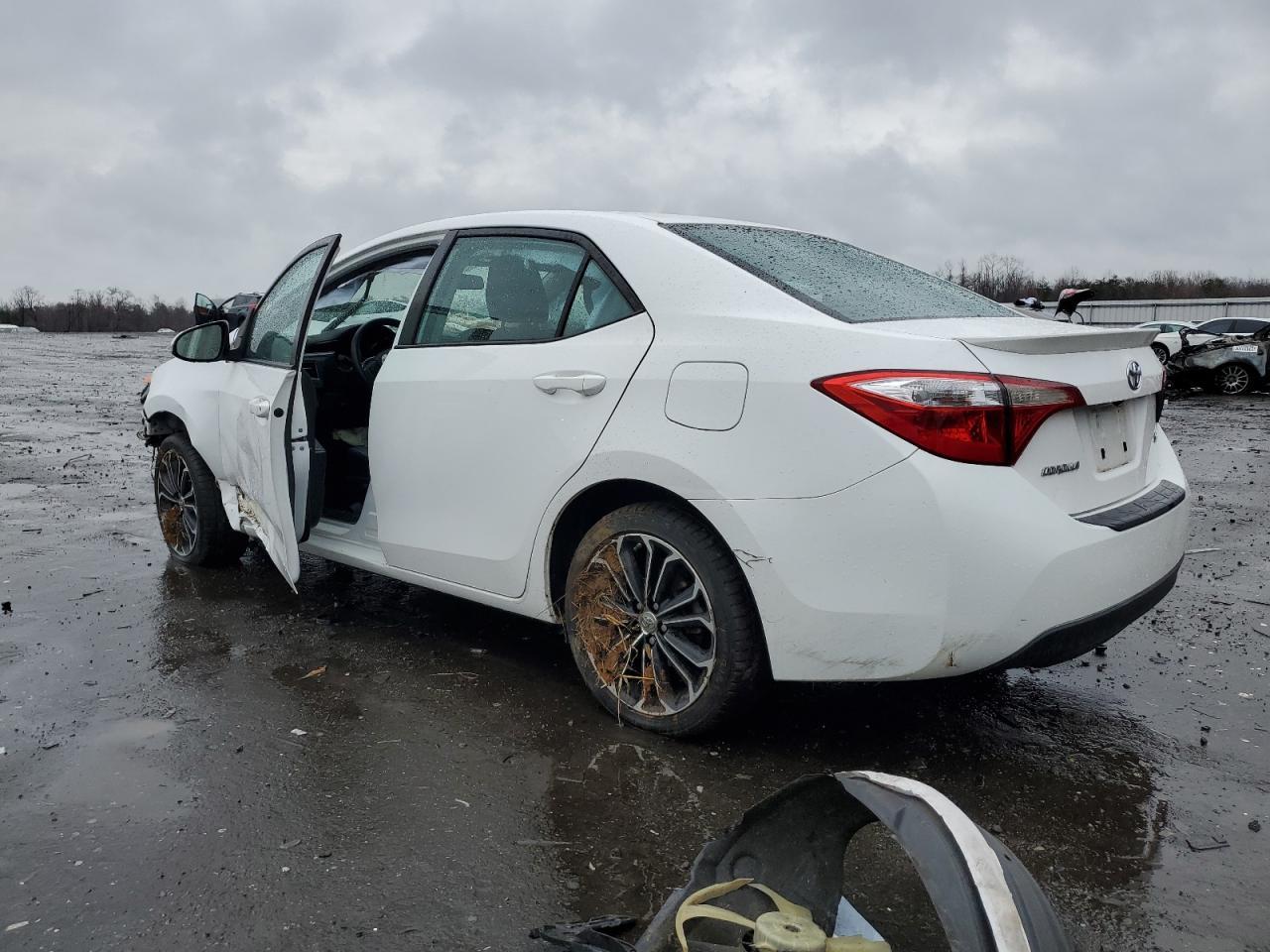 2014 TOYOTA COROLLA L - Image 2