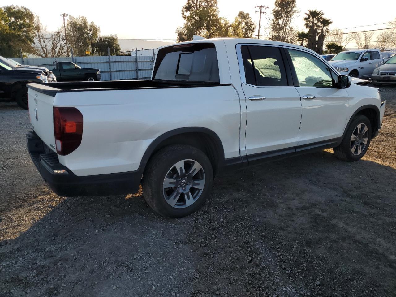 2019 HONDA RIDGELINE - Image 3