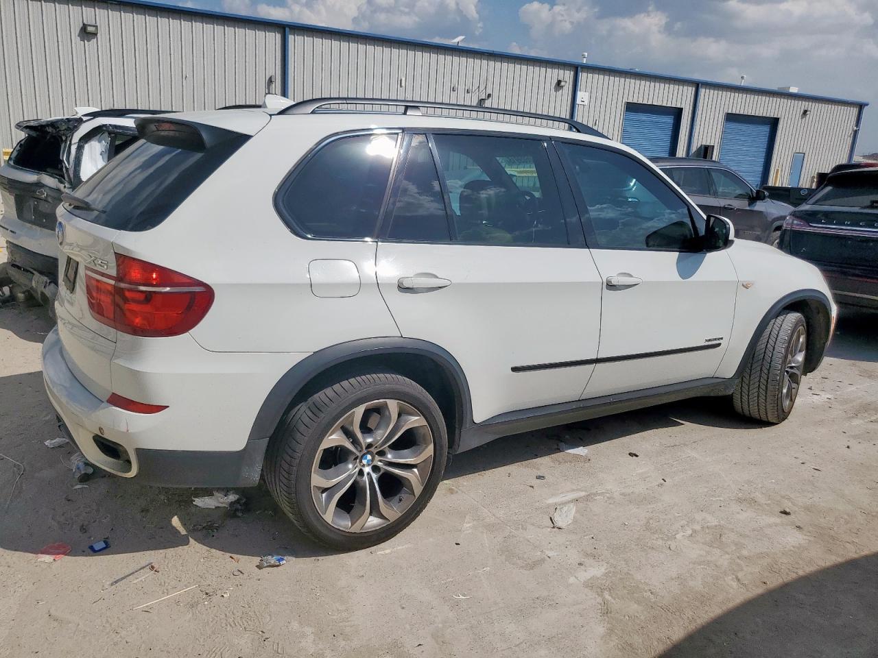 2013 BMW X5 XDRIVE5 - Фото 3