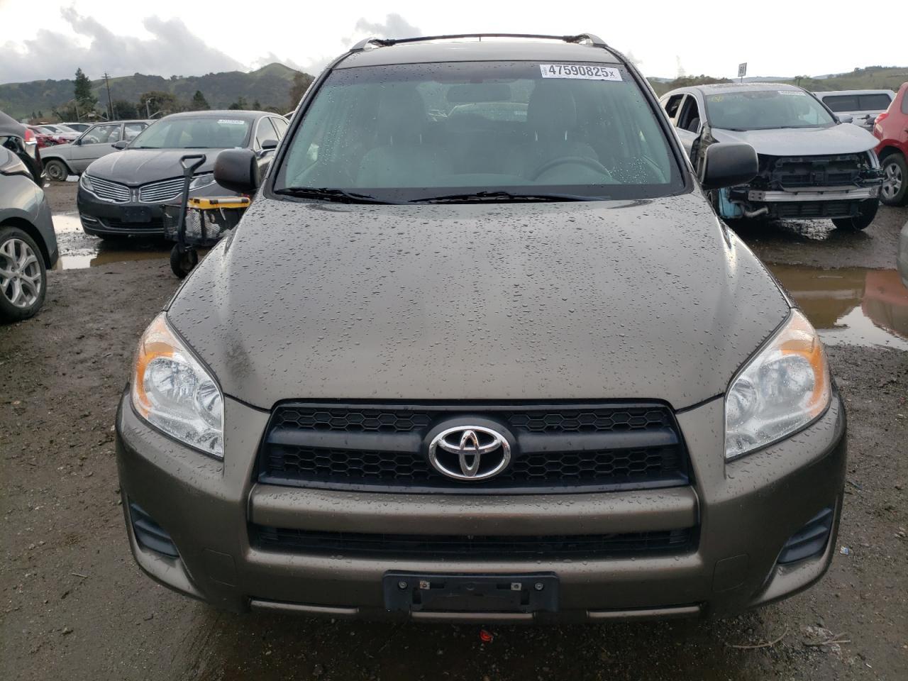 2011 TOYOTA RAV4 - Фото 5