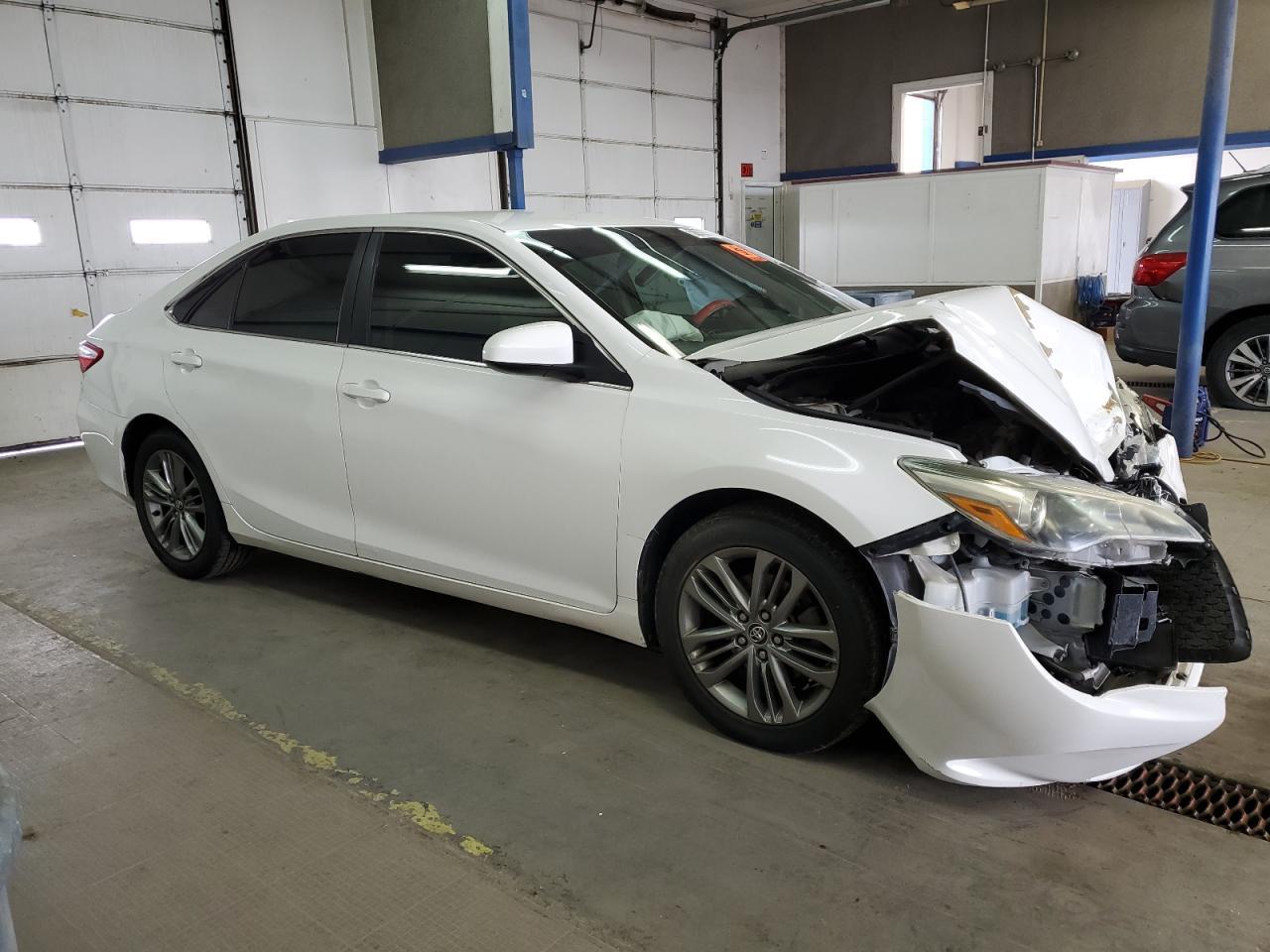 2015 TOYOTA CAMRY LE - Image 4