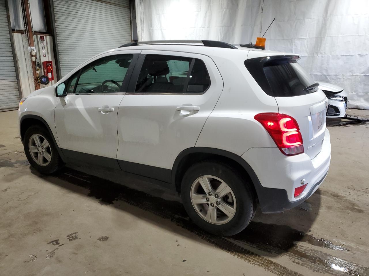 2019 CHEVROLET TRAX 1LT - Фото 2