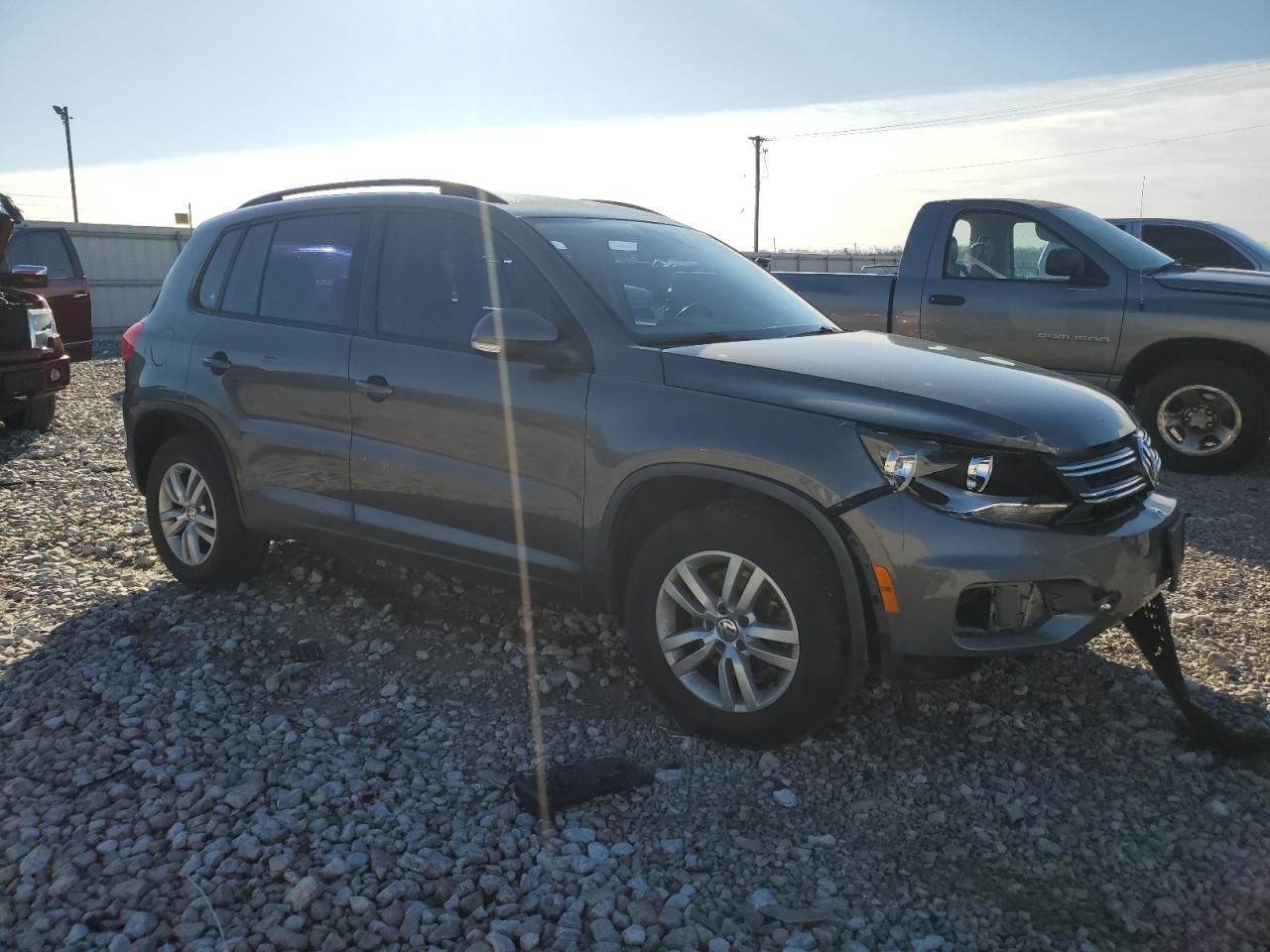2015 VOLKSWAGEN TIGUAN S - Фото 4