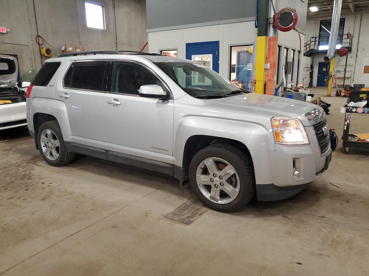 2012 GMC TERRAIN SL - Image 4