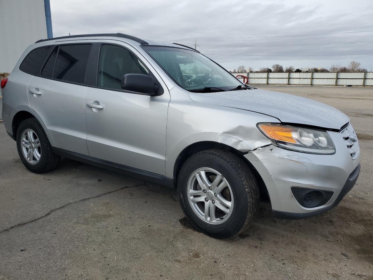 2011 HYUNDAI SANTA FE G - Image 4