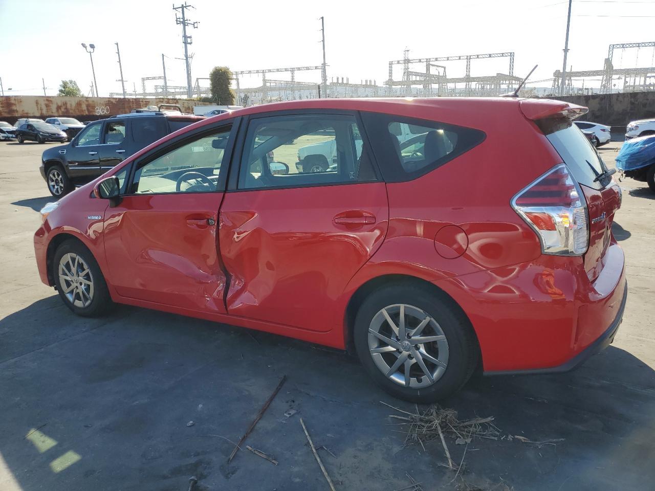 2015 TOYOTA PRIUS V - Image 2