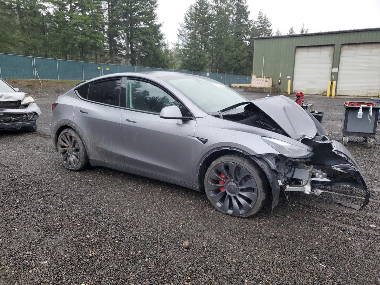2025 TESLA MODEL Y - Image 4