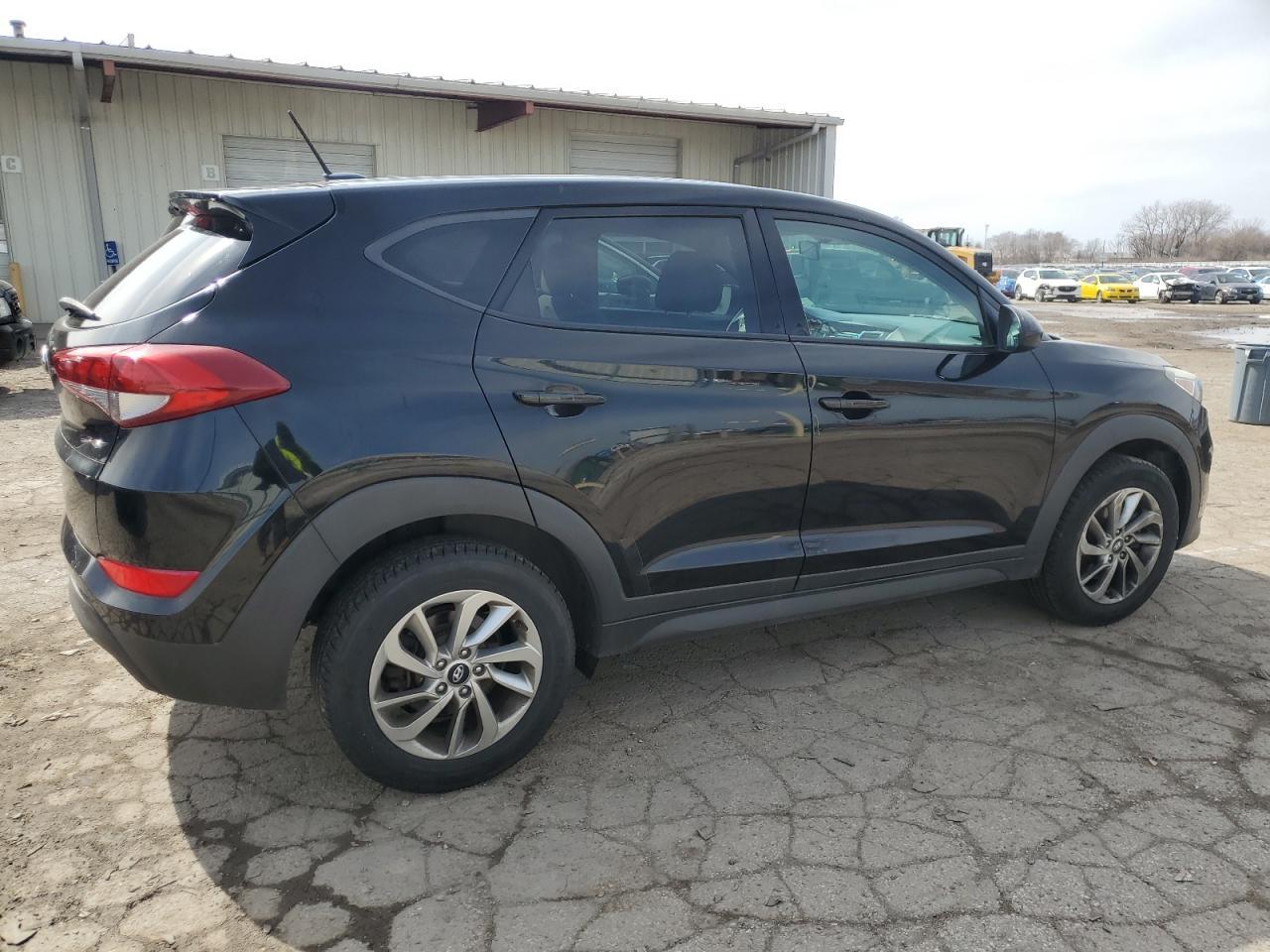 2016 HYUNDAI TUCSON SE - Image 3