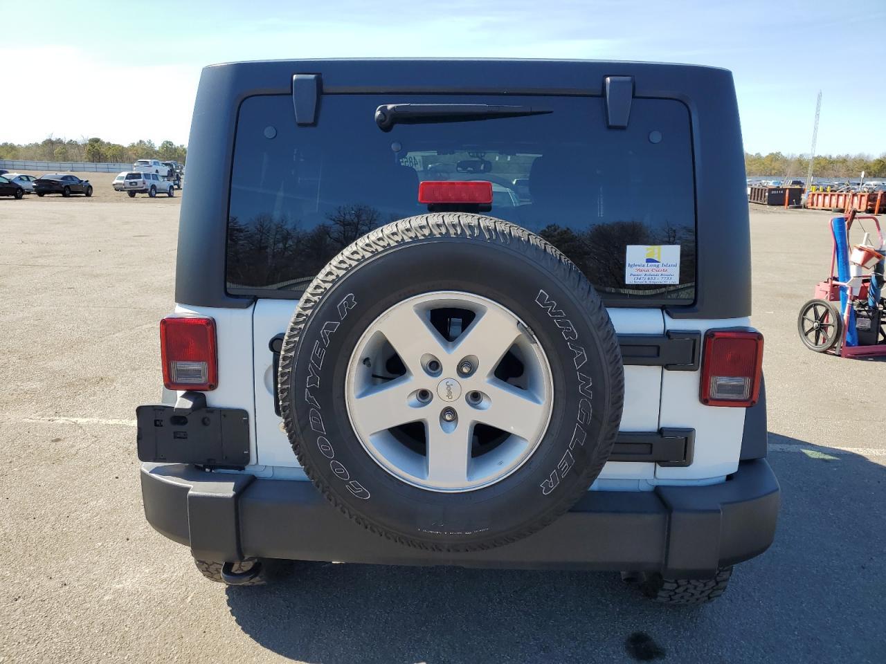 2017 JEEP WRANGLER U - Image 6