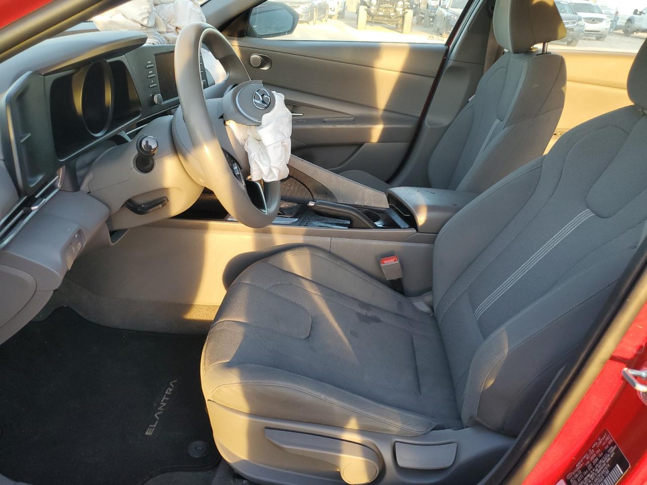 2023 HYUNDAI ELANTRA SE - Фото 7