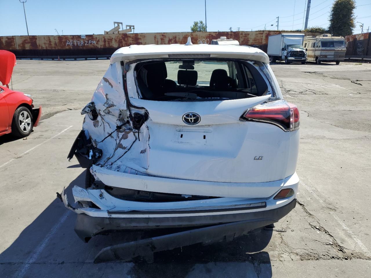 2018 TOYOTA RAV4 LE - Image 6