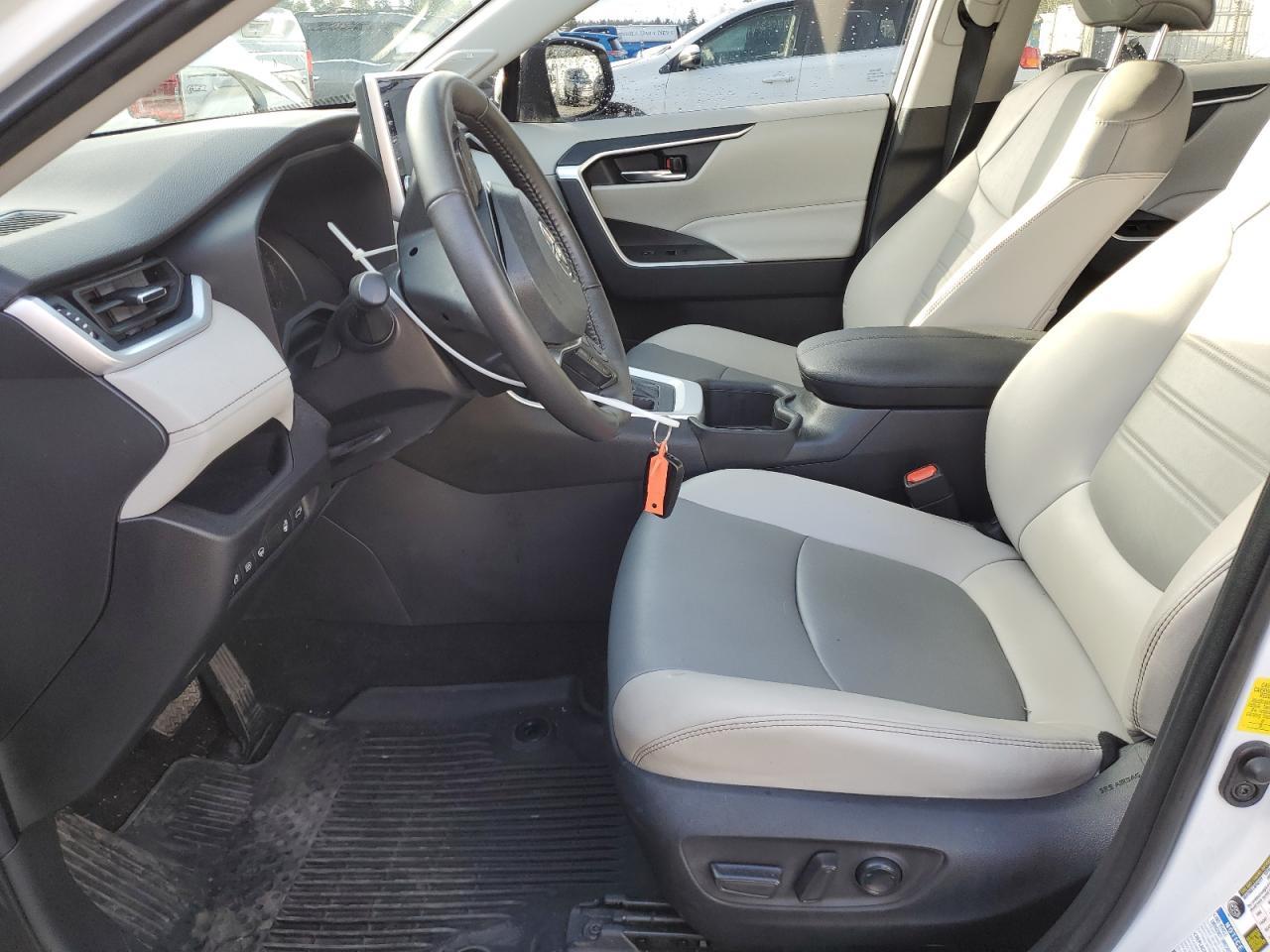 2022 TOYOTA RAV4 XLE P - Image 7