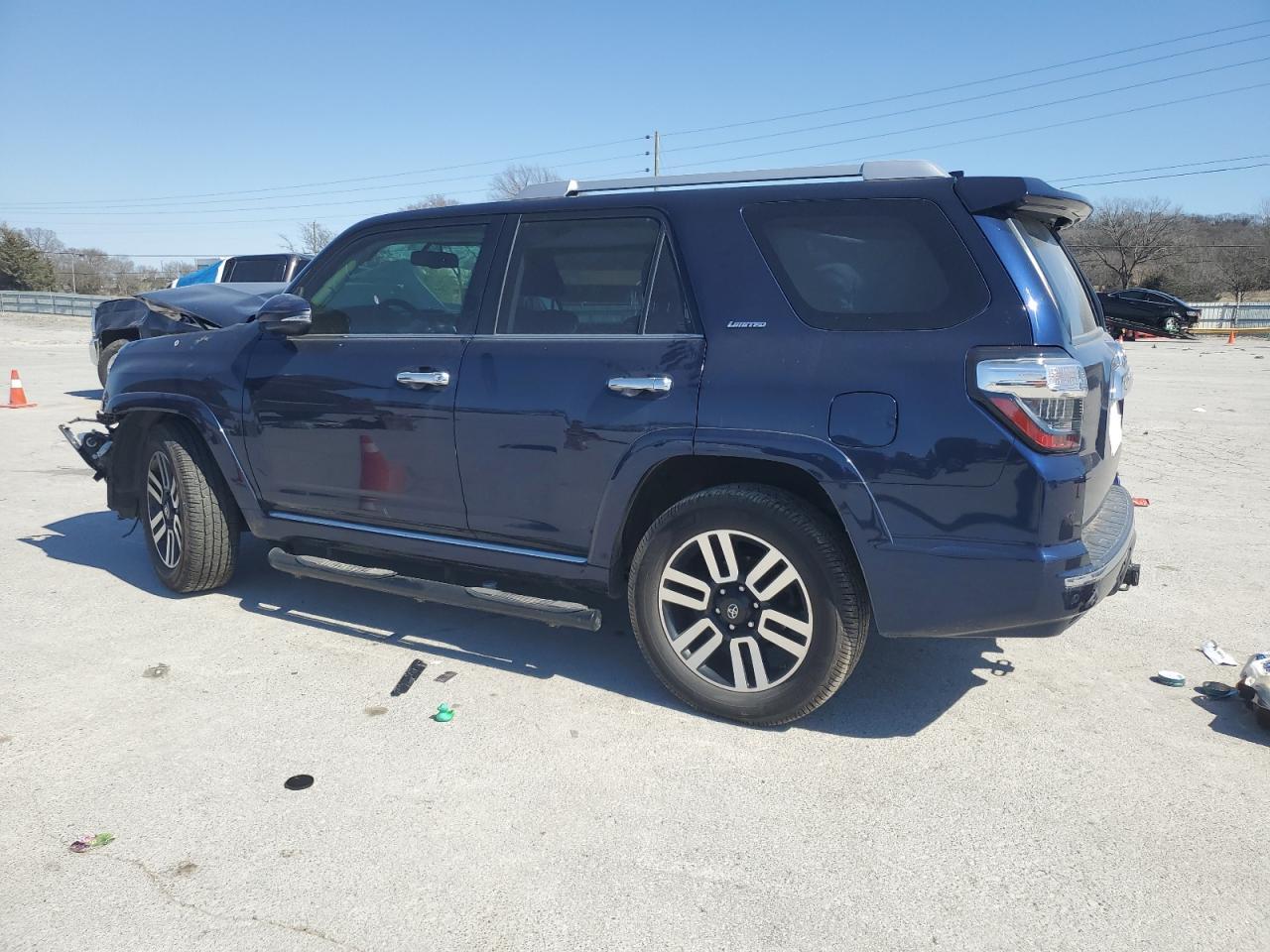 2017 TOYOTA 4RUNNER SR - Фото 2