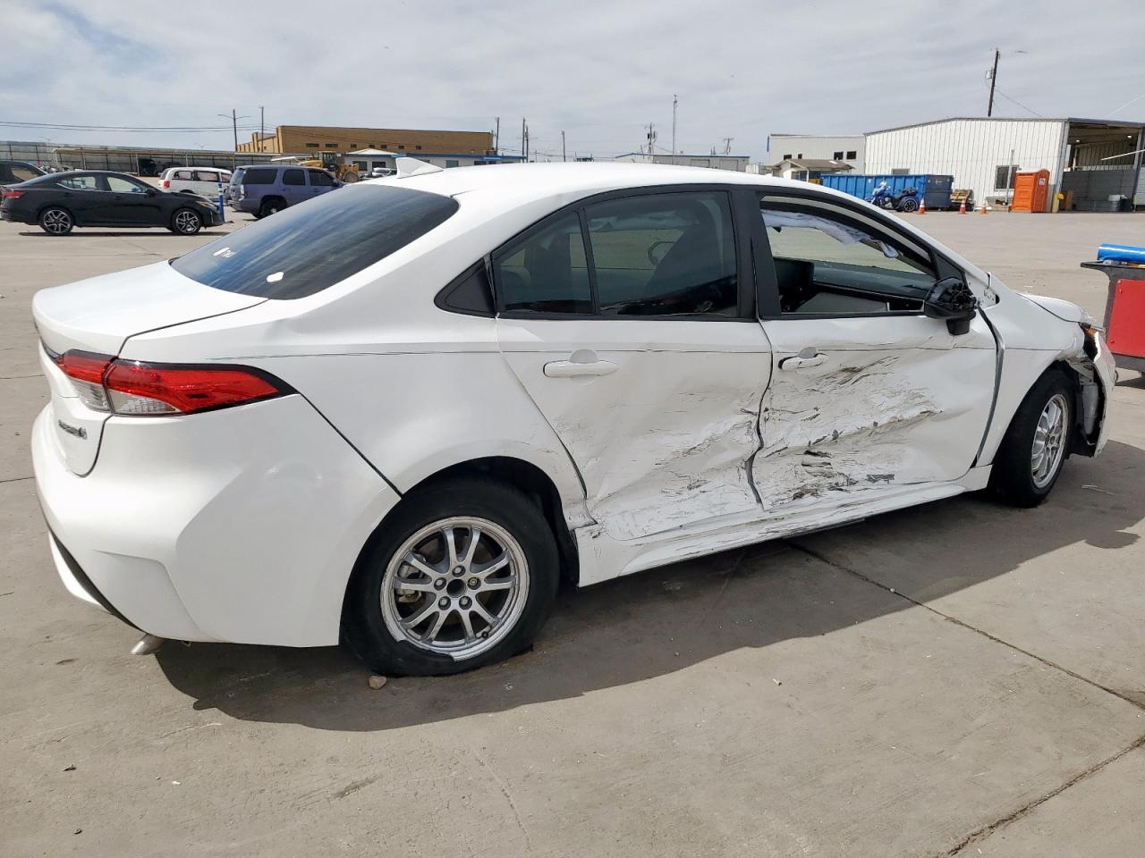 2022 TOYOTA COROLLA LE - Фото 3