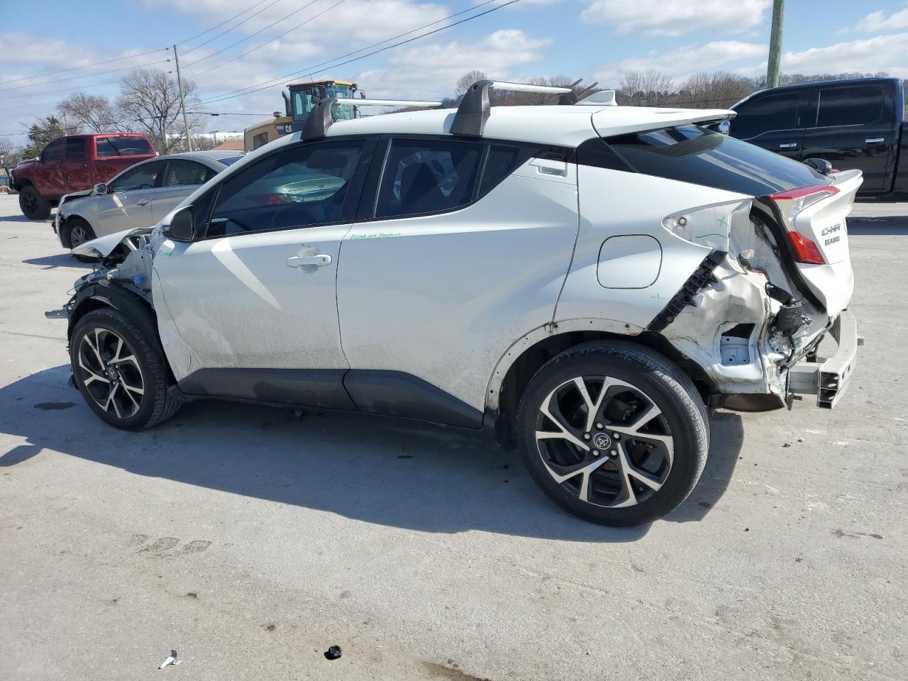2018 TOYOTA C-HR XLE - Фото 2