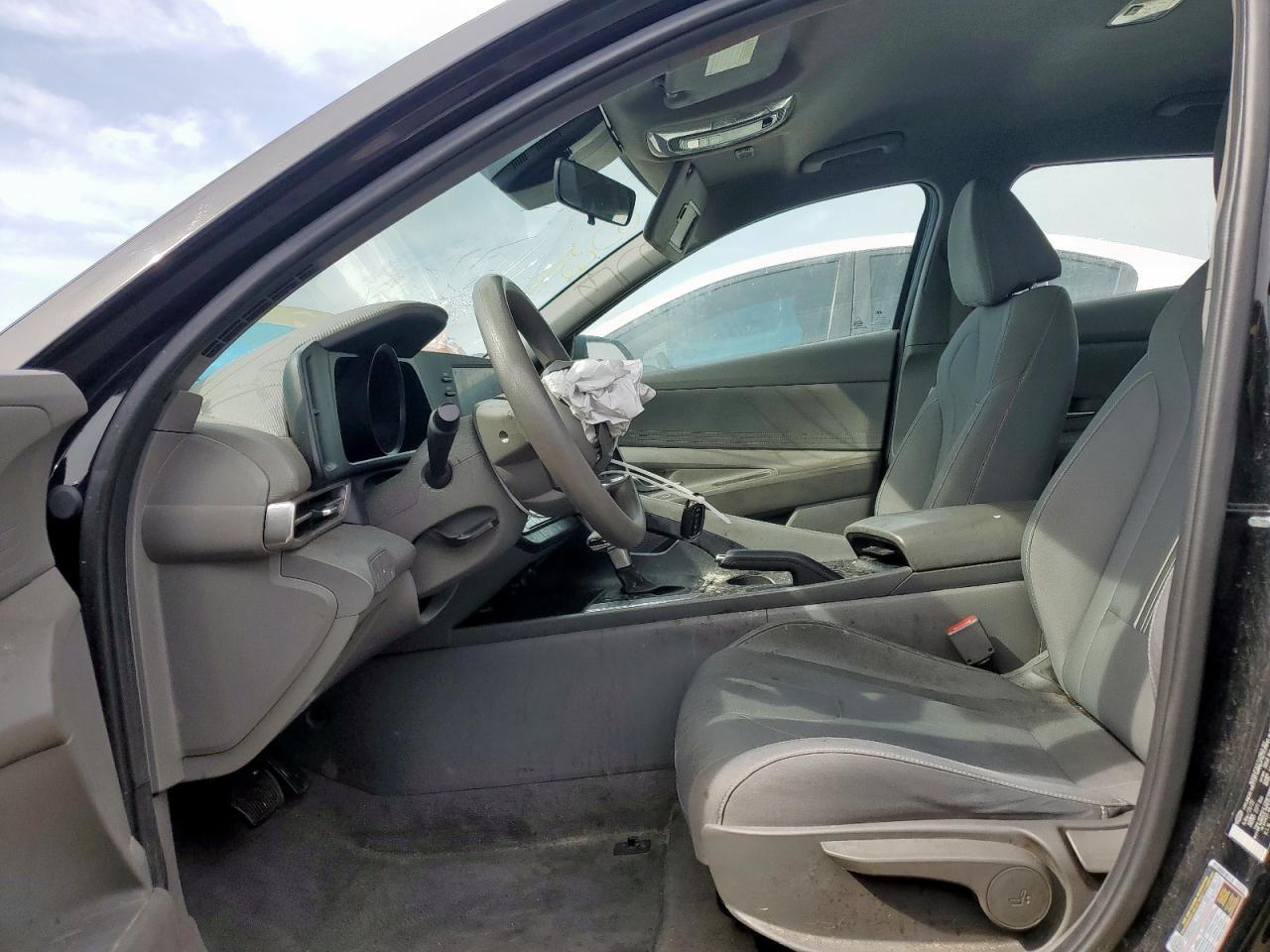 2023 HYUNDAI ELANTRA SE - Image 7