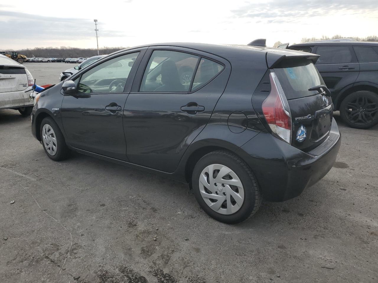 2016 TOYOTA PRIUS C - Фото 2