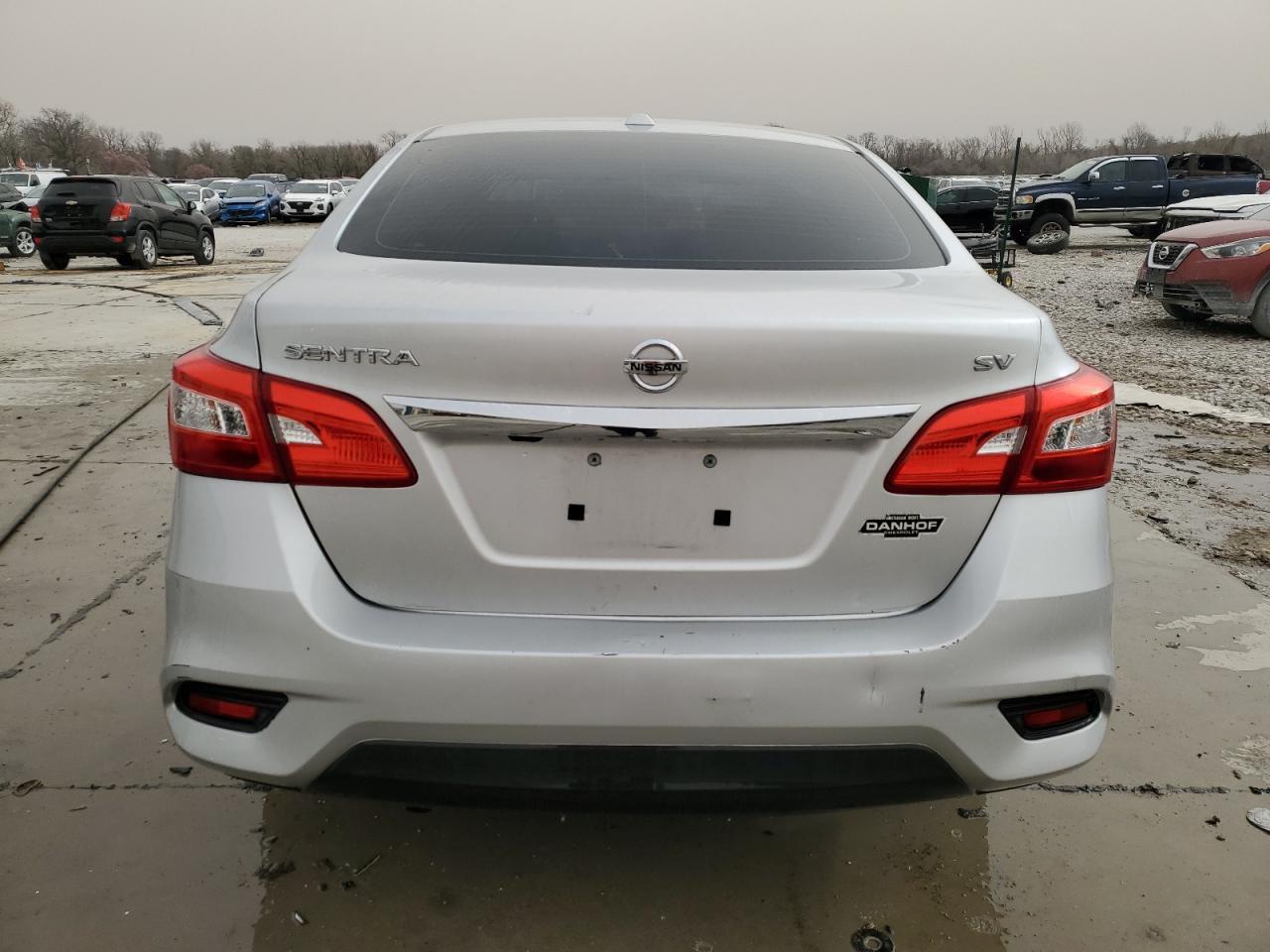 2017 NISSAN SENTRA S - Фото 6