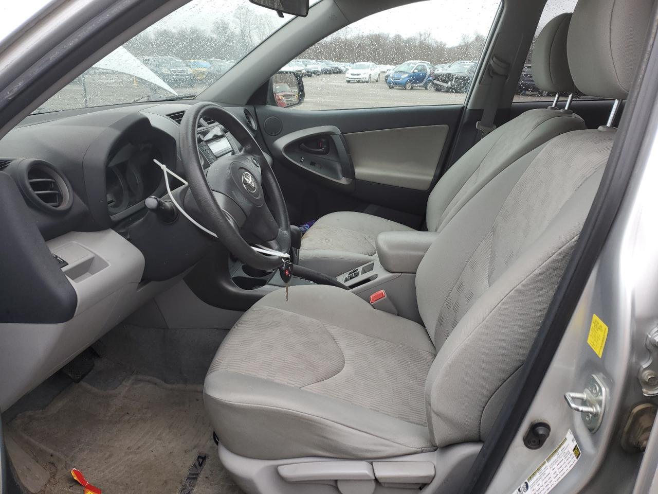 2011 TOYOTA RAV4 - Image 7