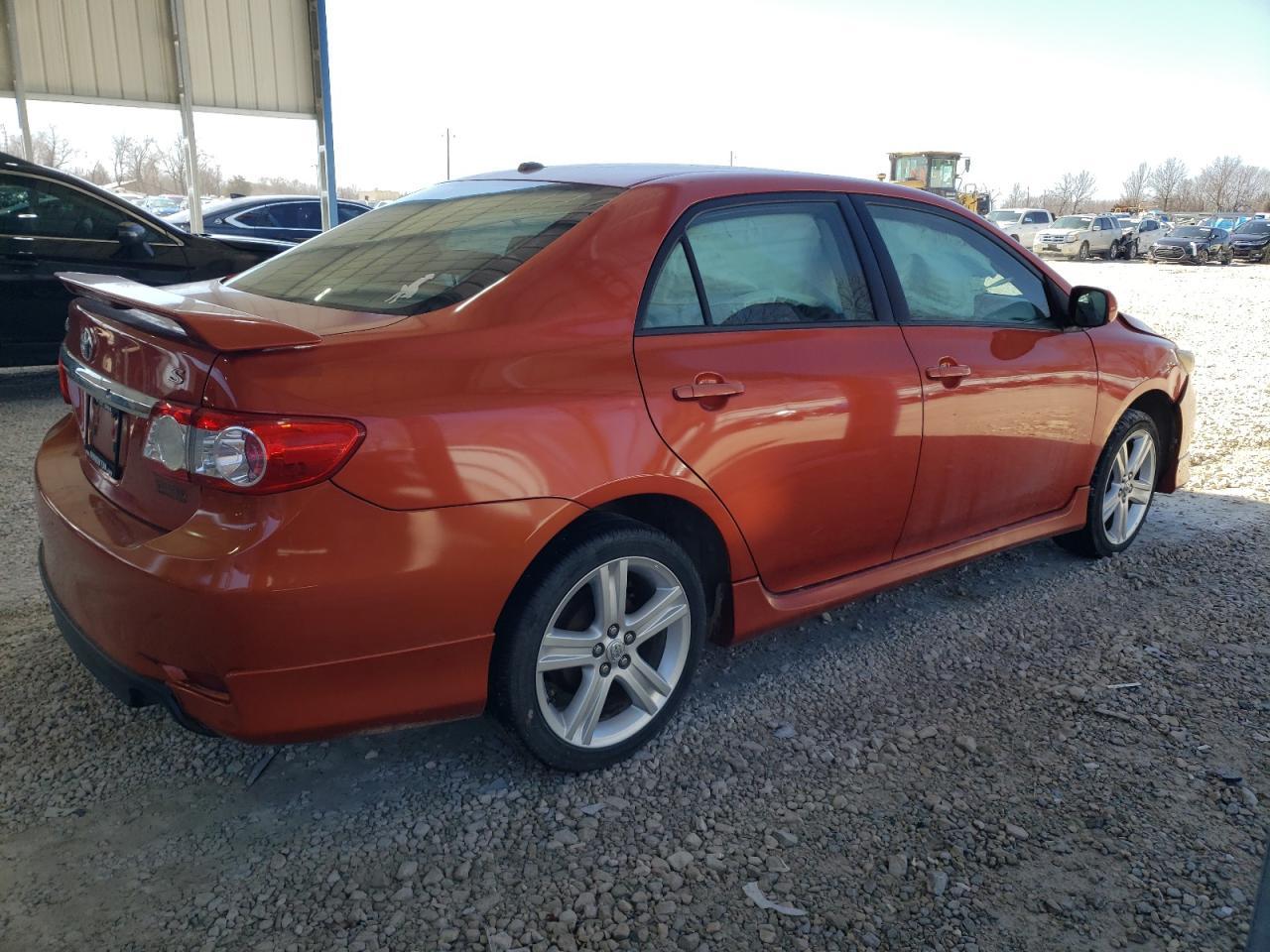 2013 TOYOTA COROLLA BA - Фото 3