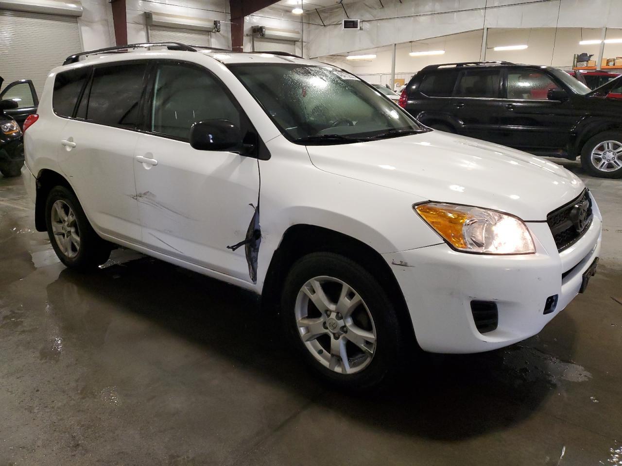 2011 TOYOTA RAV4 - Image 4