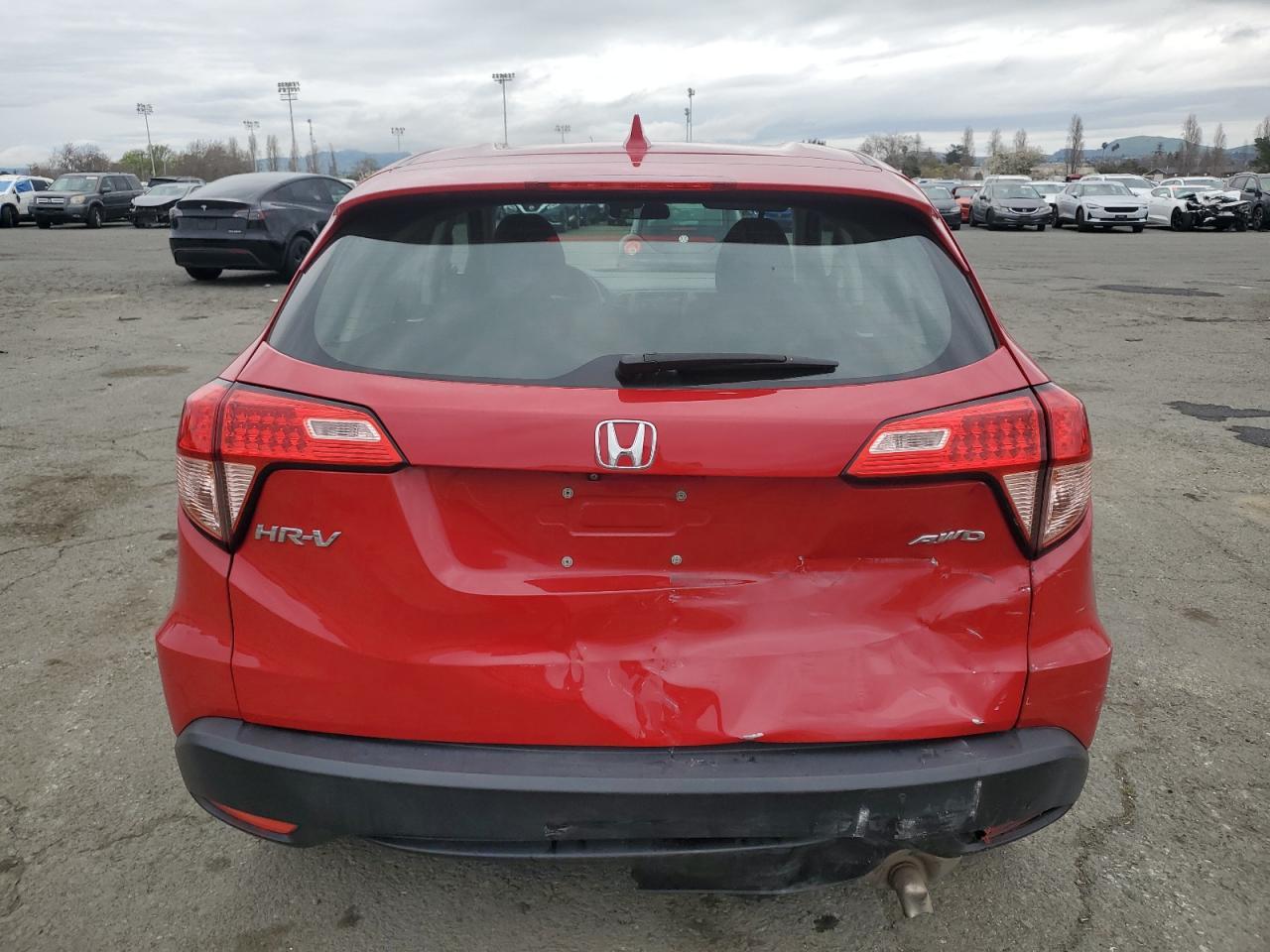 2018 HONDA HR-V LX - Image 6