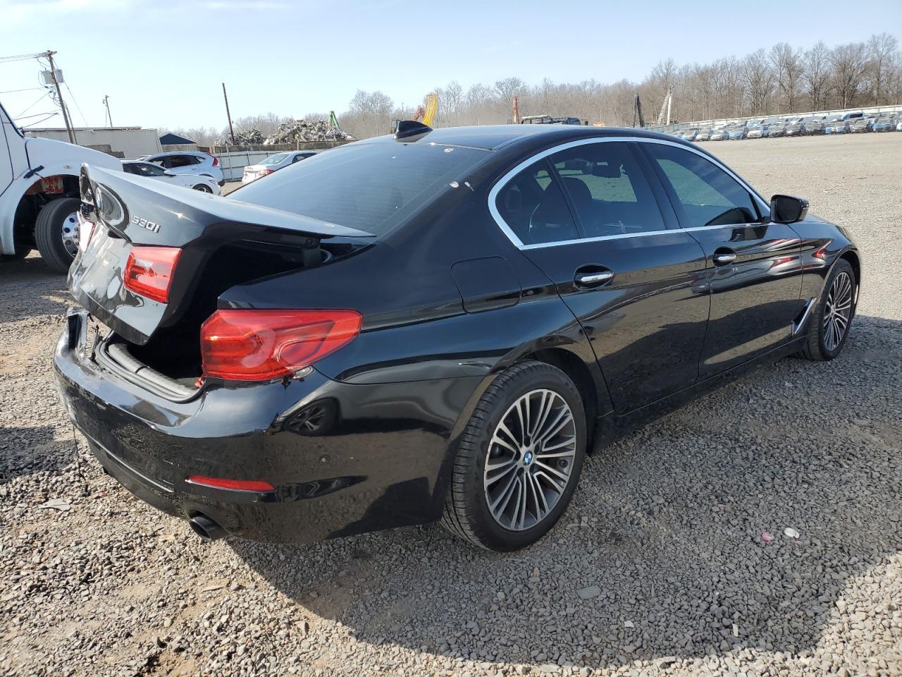 2018 BMW 530 XI - Фото 3
