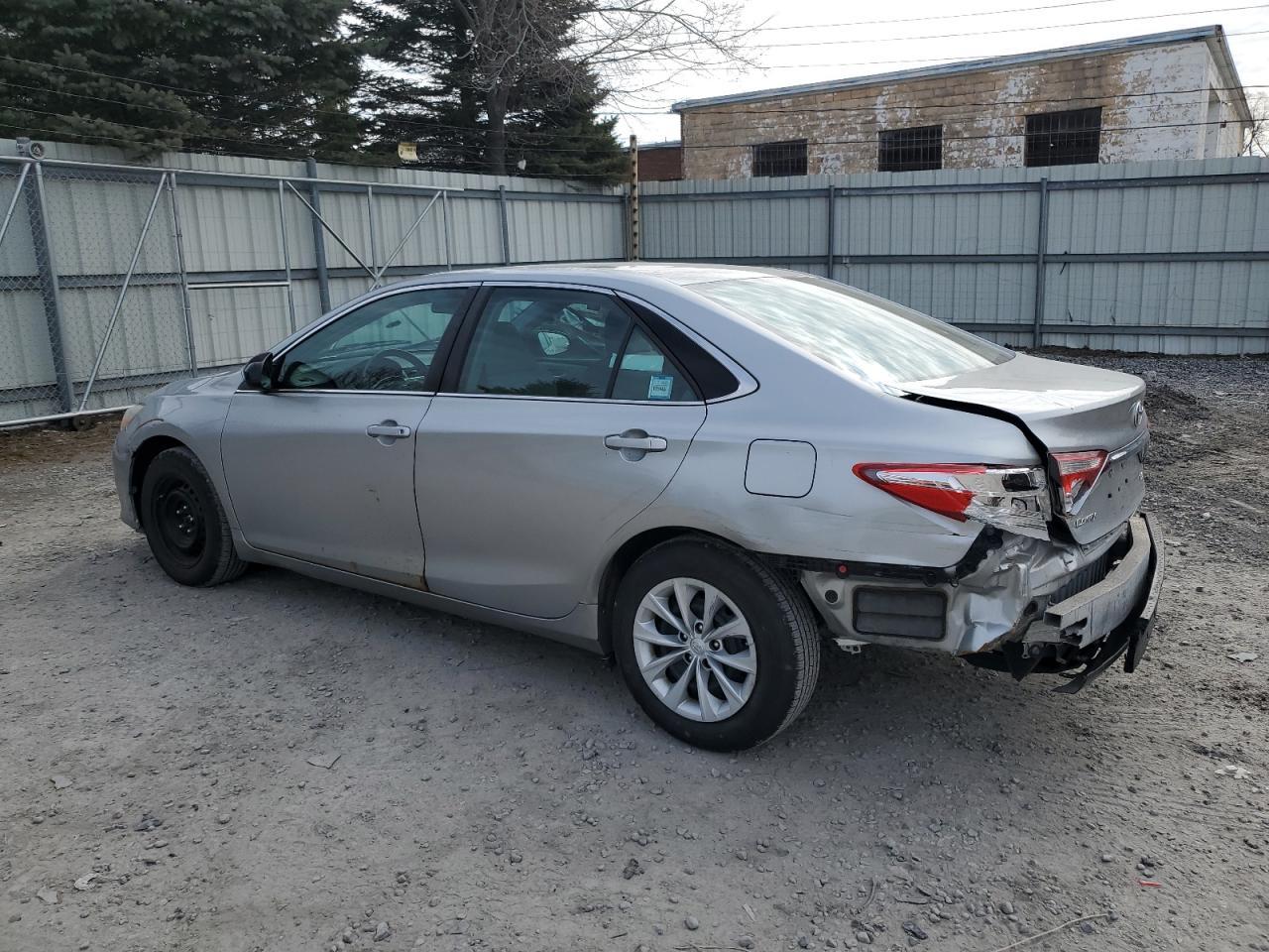2015 TOYOTA CAMRY LE - Image 2