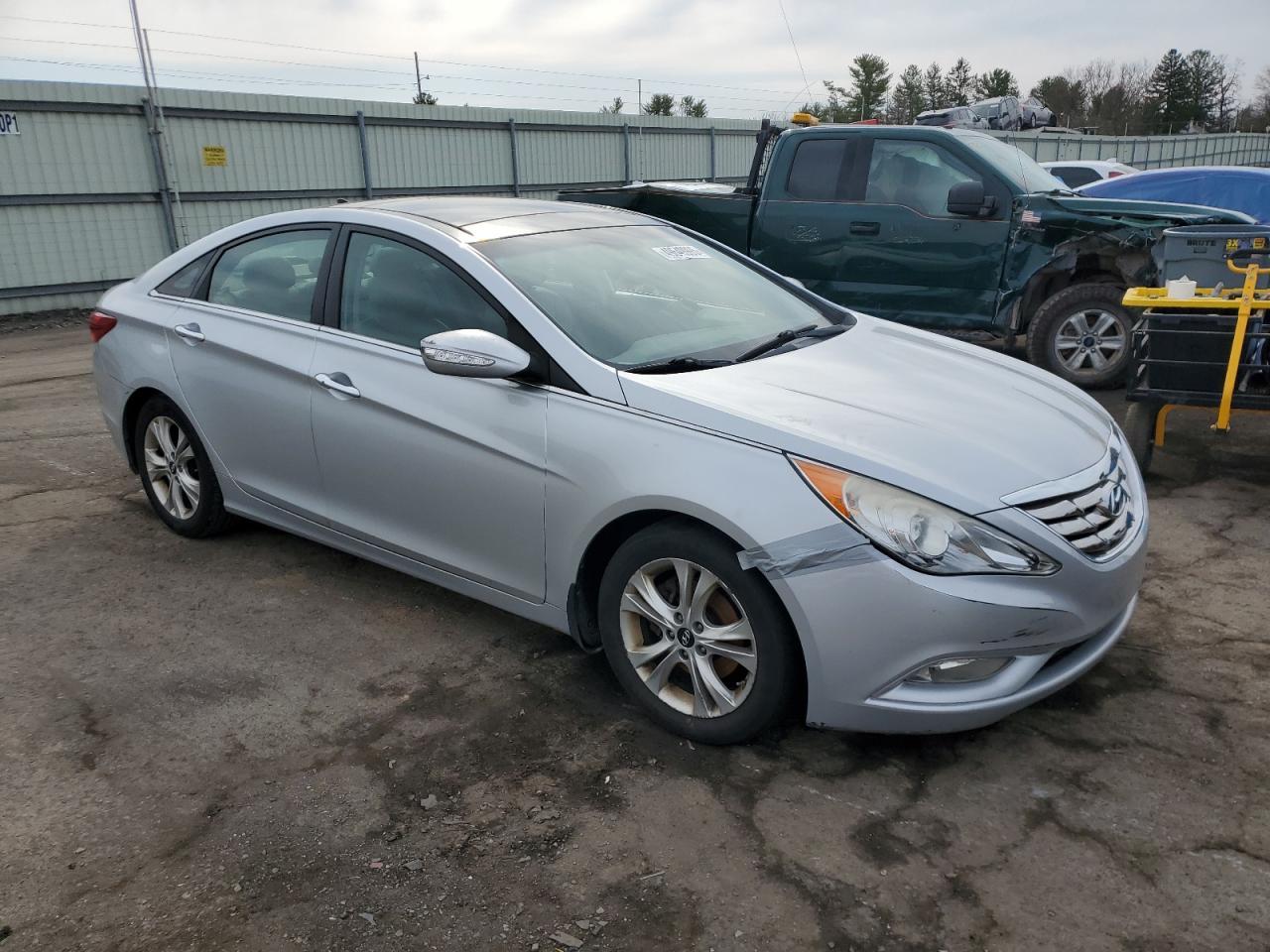 2013 HYUNDAI SONATA SE - Image 4