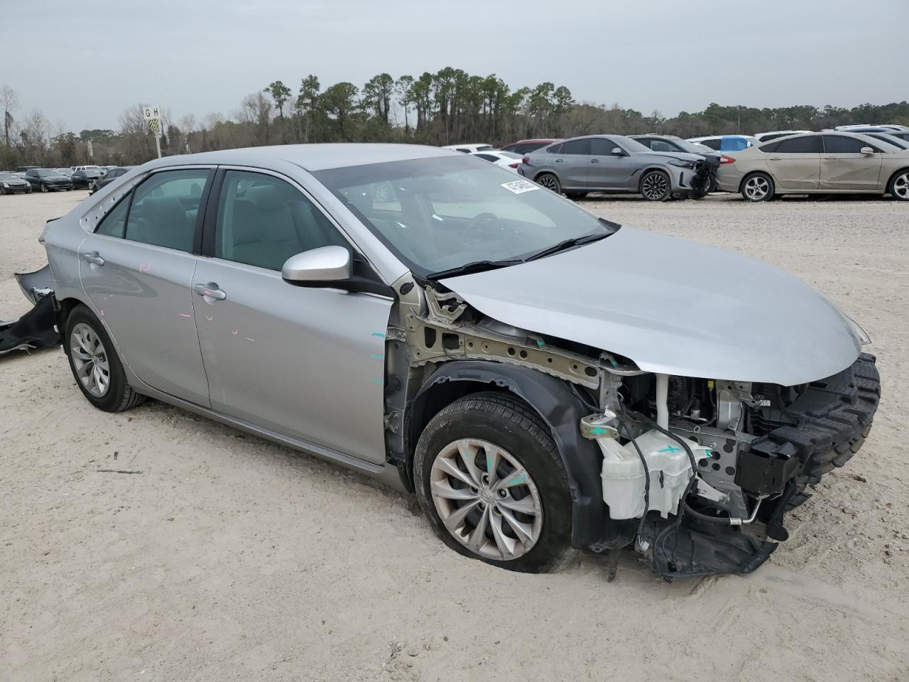 2015 TOYOTA CAMRY LE - Image 4
