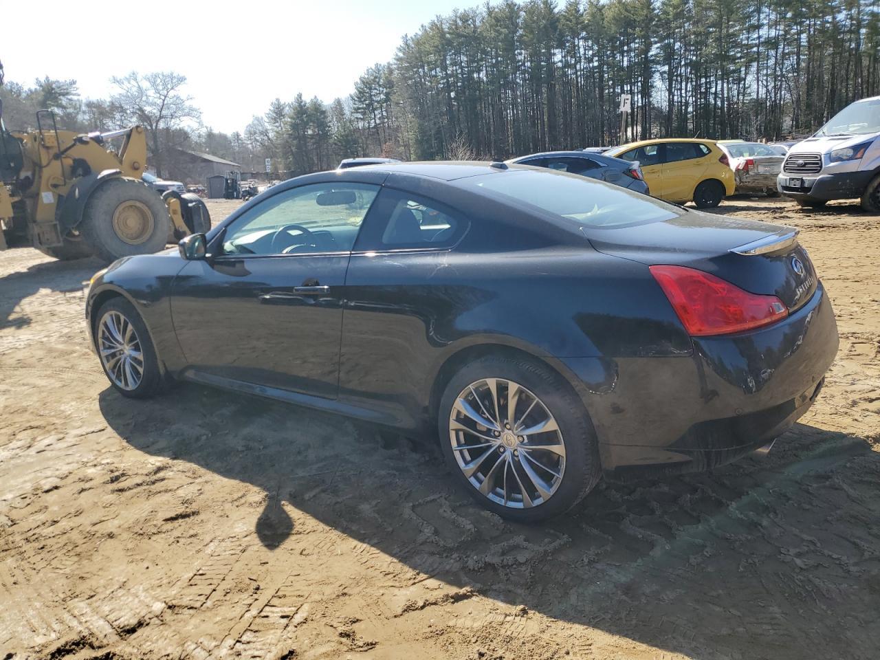 2012 INFINITI G37 - Image 2