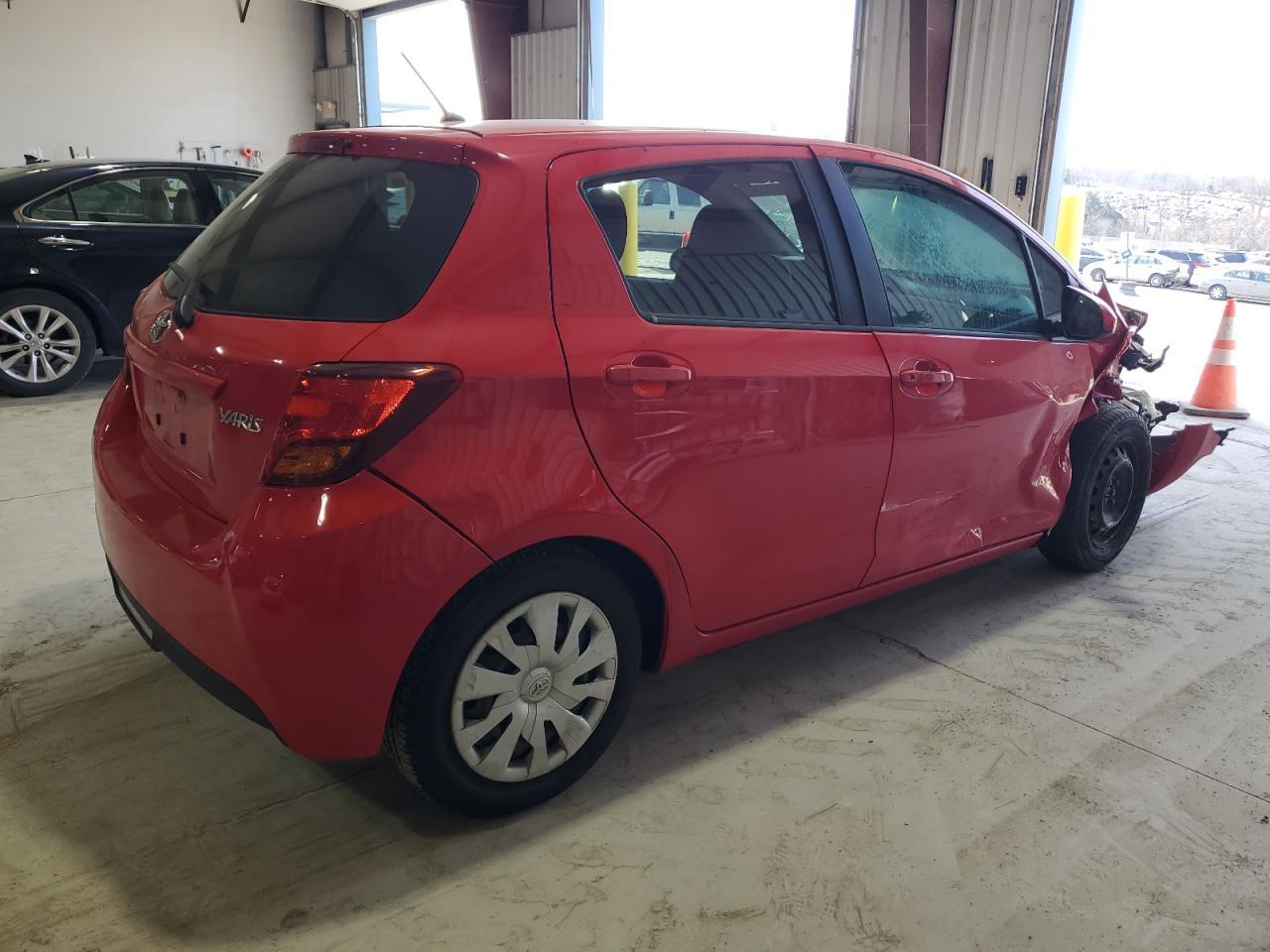 2015 TOYOTA YARIS - Фото 3