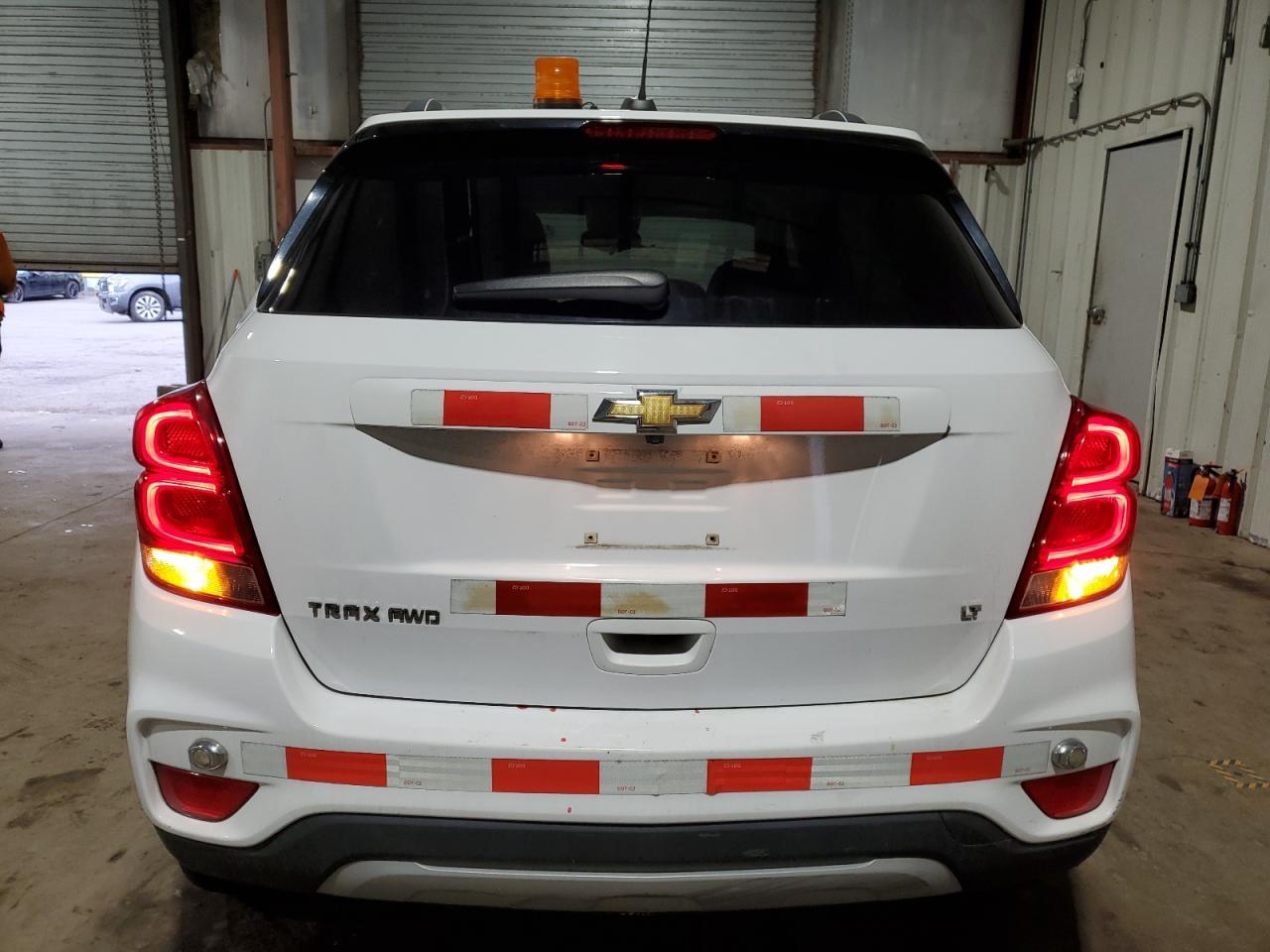 2018 CHEVROLET TRAX 1LT - Image 6
